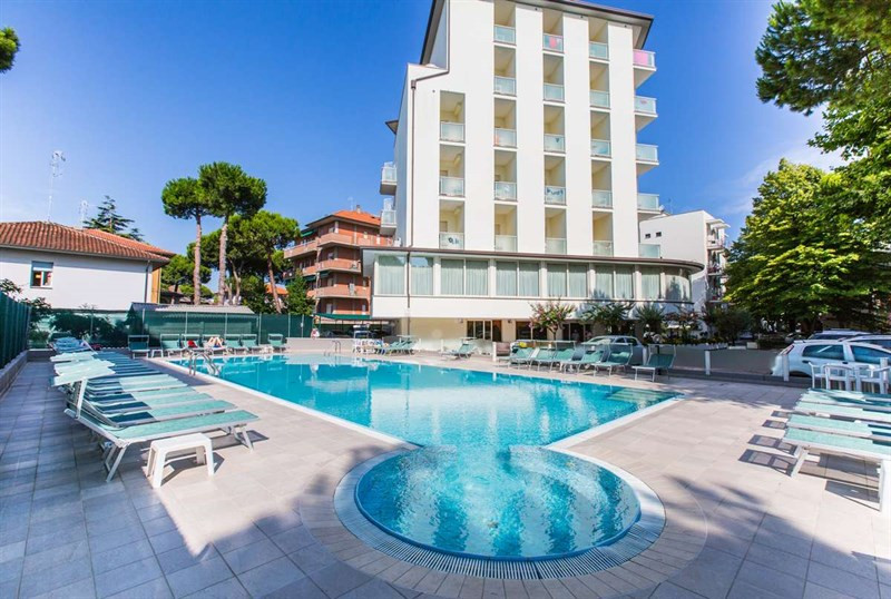 hotel a pinarella con servizio biciclette